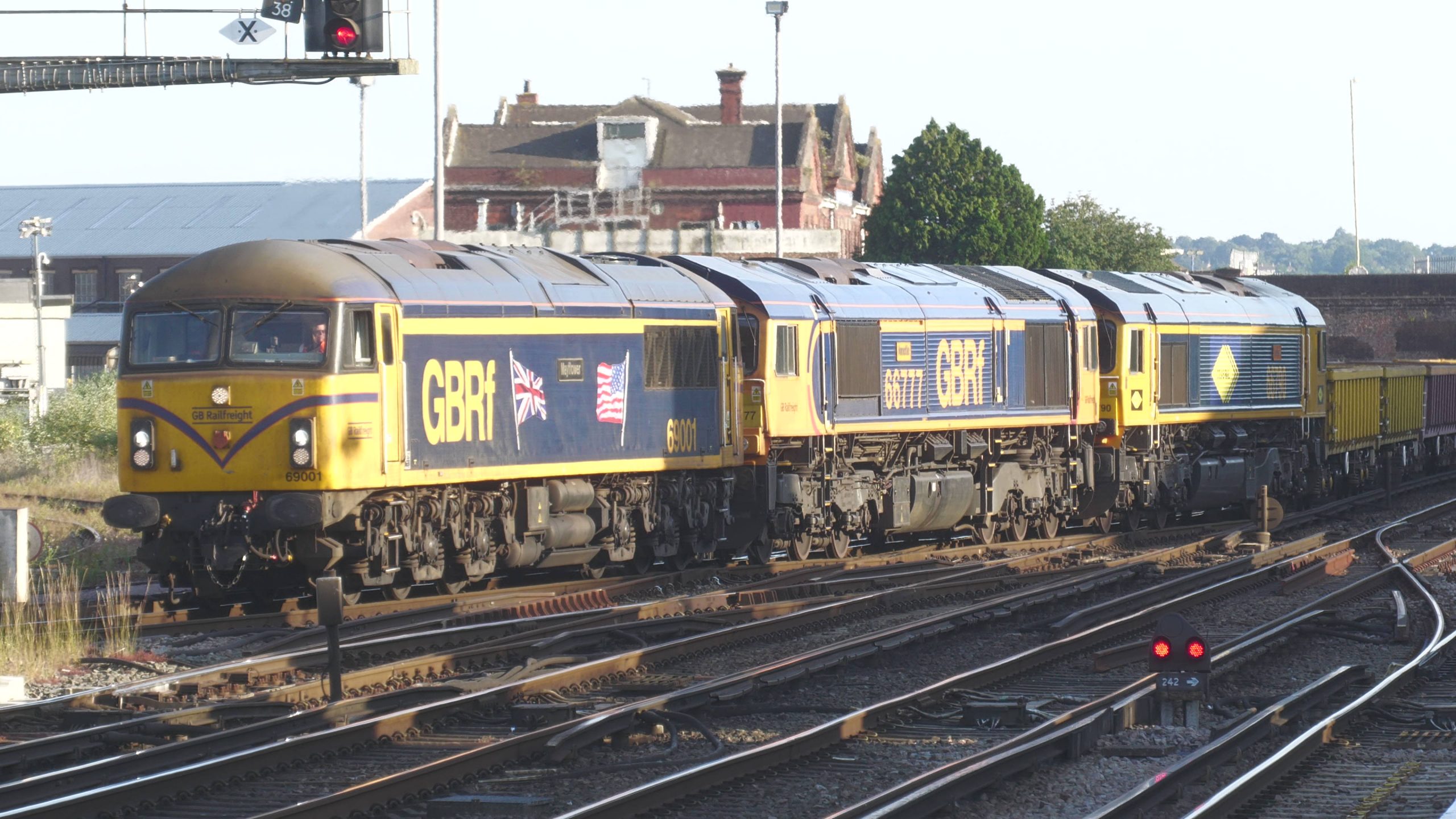 © Phil Haynes 69001,66777, and 66790 on 6O31 on 18/06/2025 seen during the observation evening