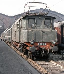 RE00457CVF
