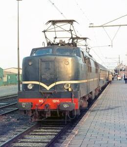 RE00477CVF