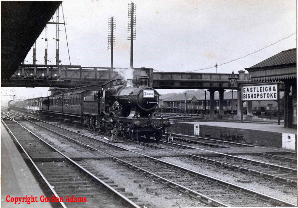 Eastleigh Station pre 1926 GW train Copyright