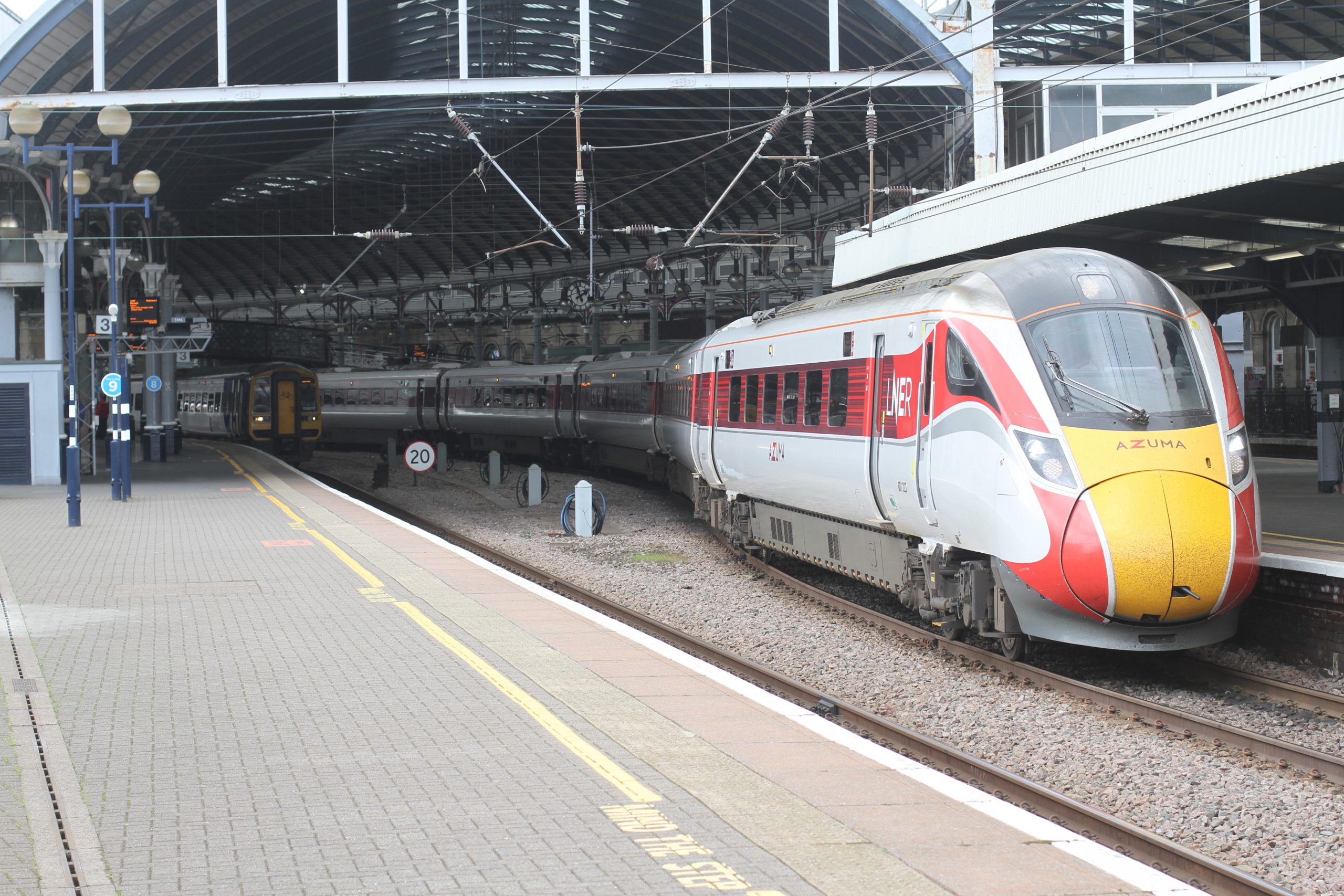Azuma unit 801223 with the 1S13 11:00 service from Kings Cross – Edinburgh at Newcastle Central : Image credit - Alan Turton