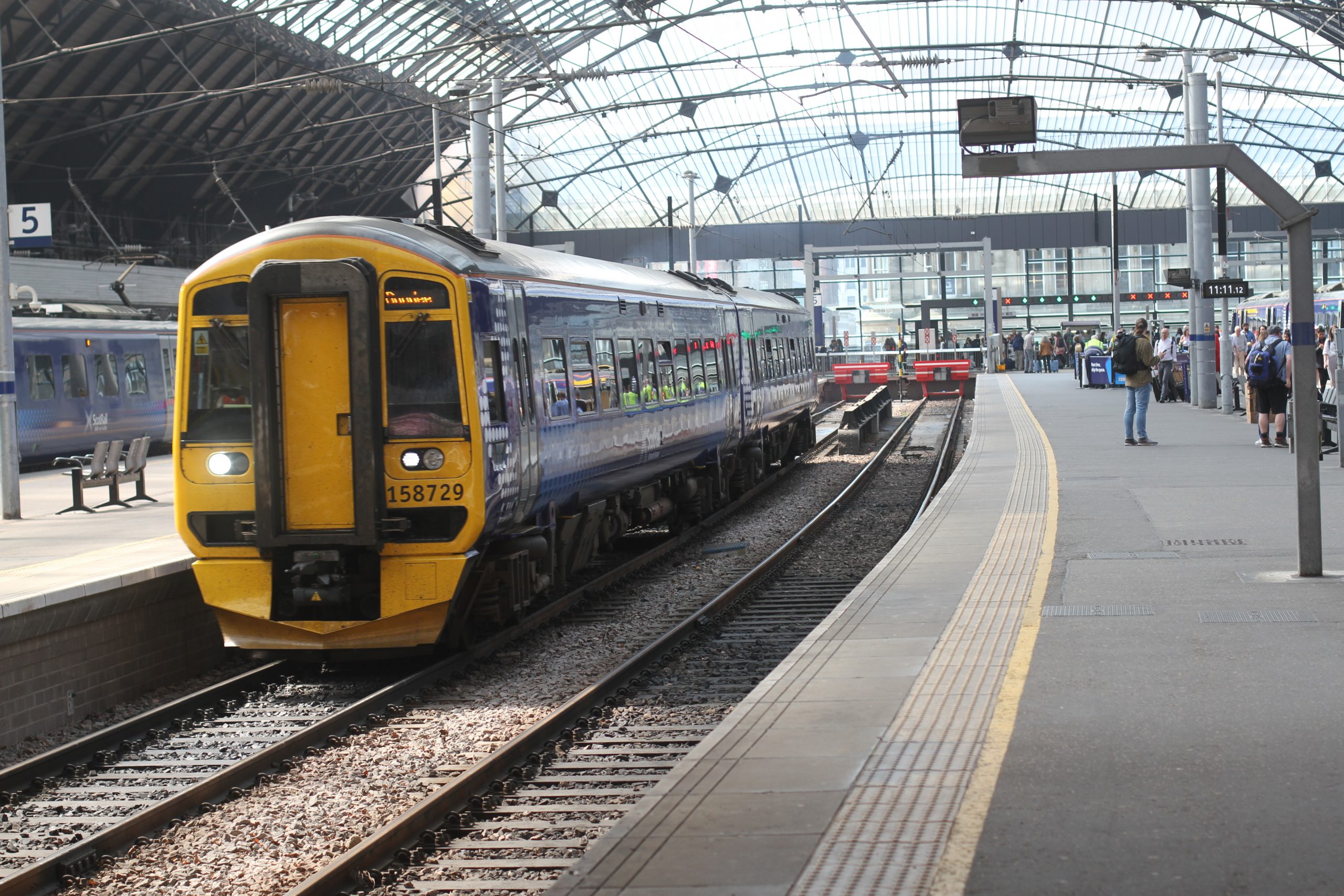 158729 at Glasgow Queen St departing with the 11:11 service to Dundee : Image credit - Alan Turton