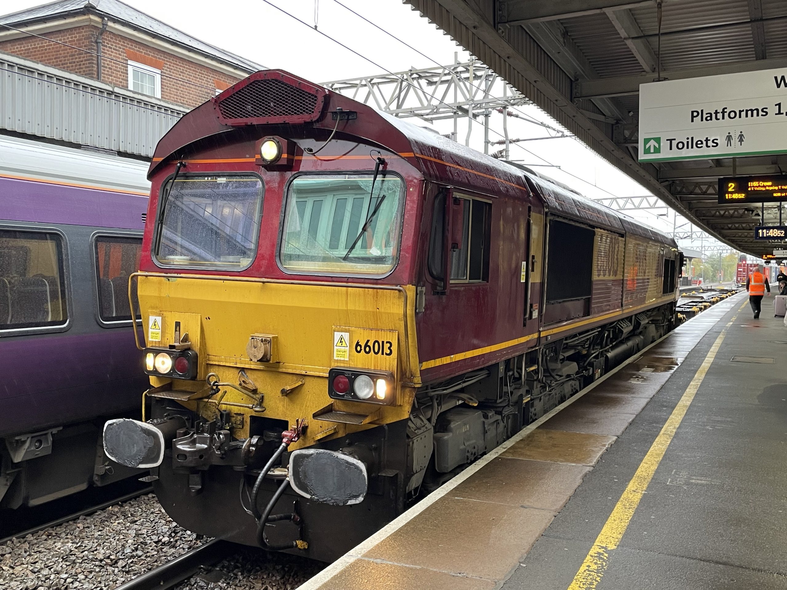 66013 at Nuneaton with a Trafford Park to Southampton Western Docks working : Image credit - Peter Hughes