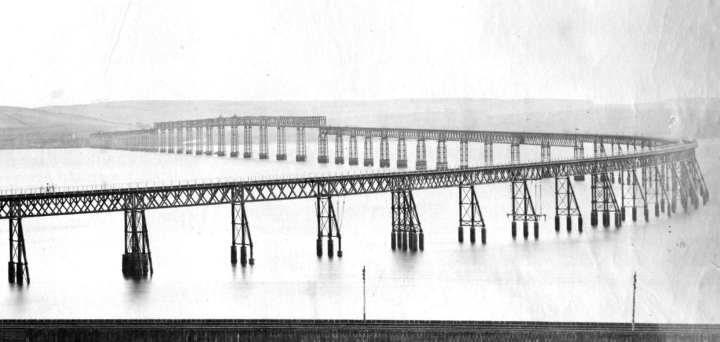Original_Tay_Bridge_before_the_1879_collapse