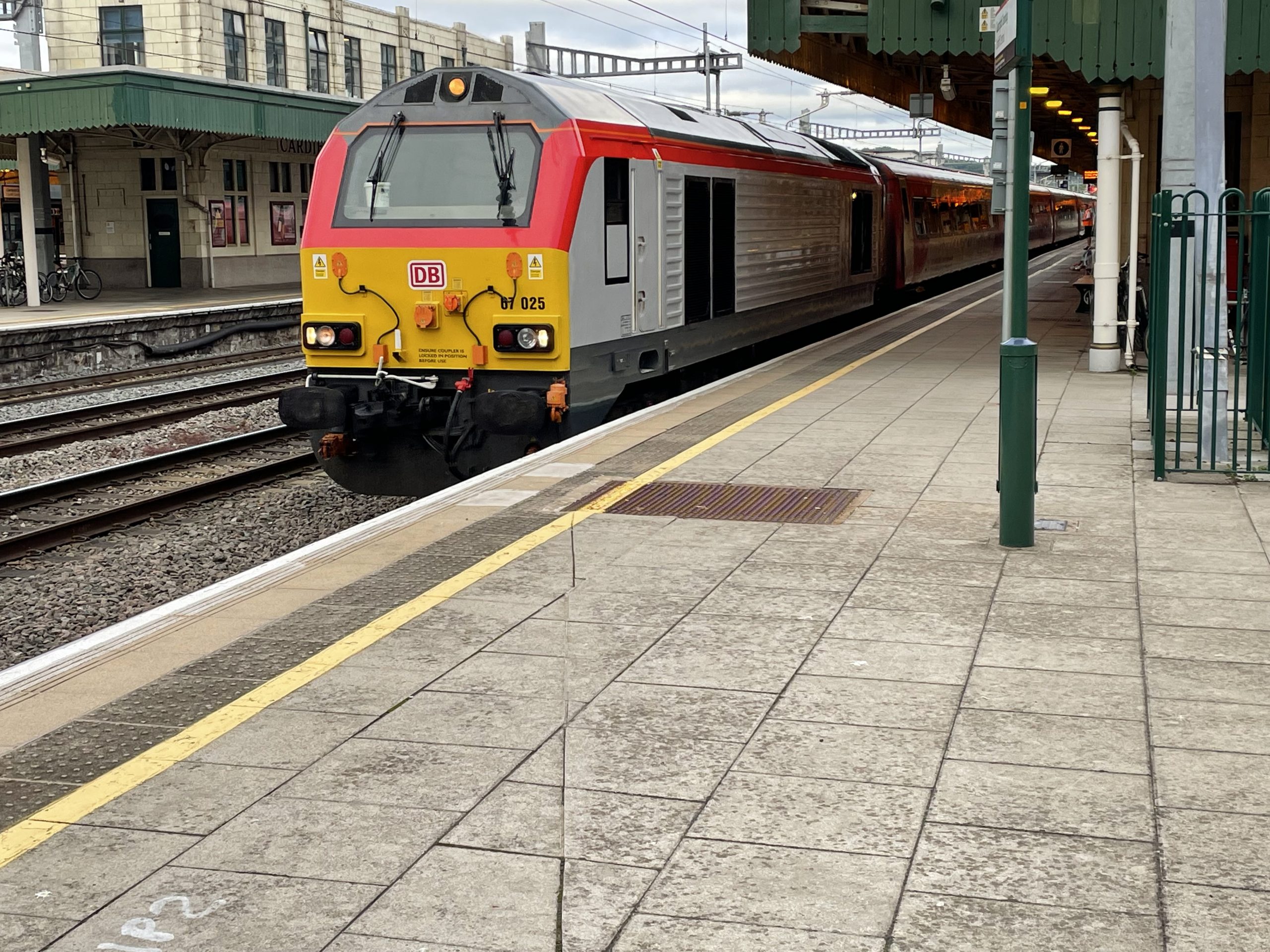 67025 awaiting departure from Cardiff Central with 1V91 to Holyhead on 7 July 2022