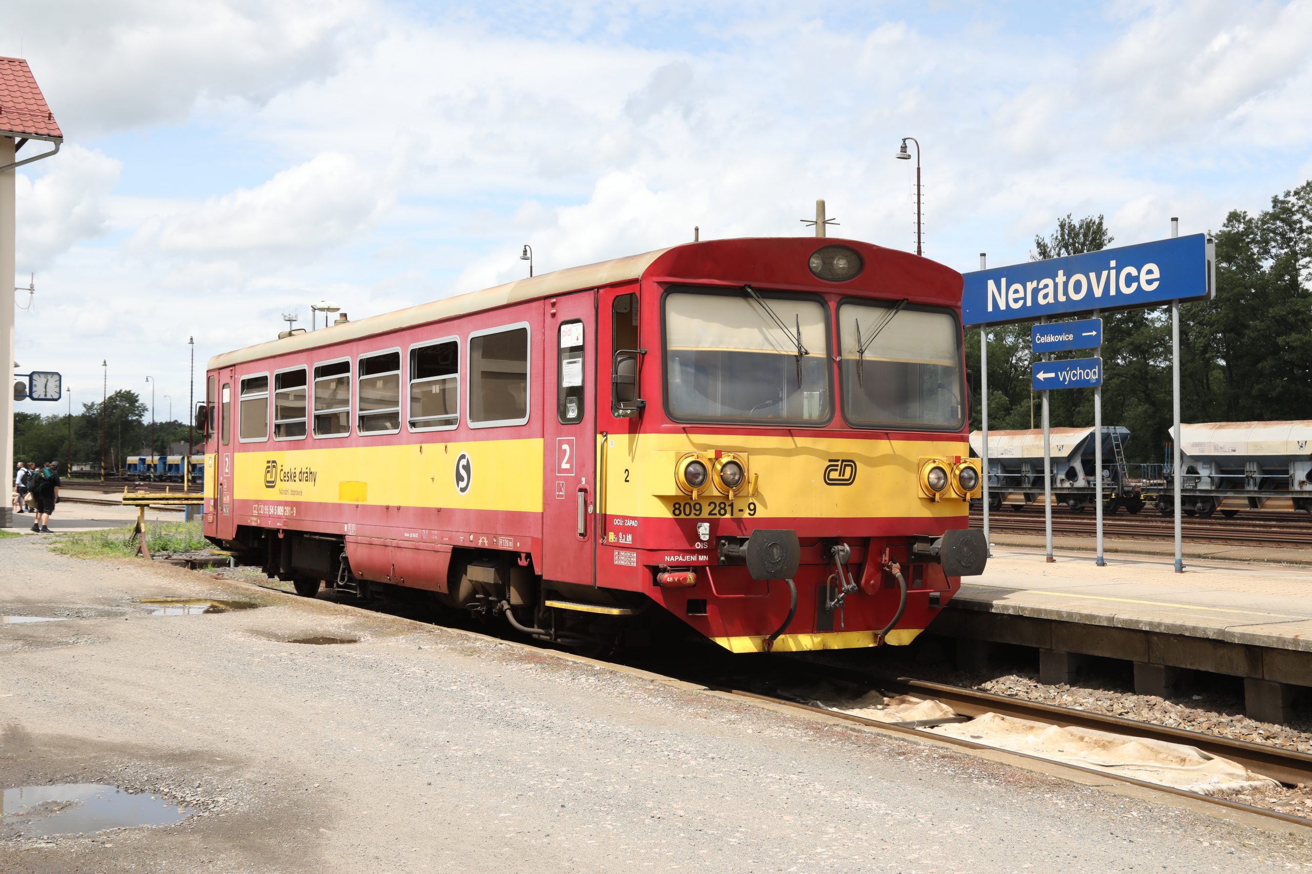 Palmer A - 54584174401_bc7b3d3579_o - CD 809-281 - Neratovice 06 June 2025 CD 809-281 carrying the non-standard Read and Yellow livery waits at Neratovice to work train Os19419, the 12:34 to Celakovice on 06 June 2025. Photo: A. Palmer.