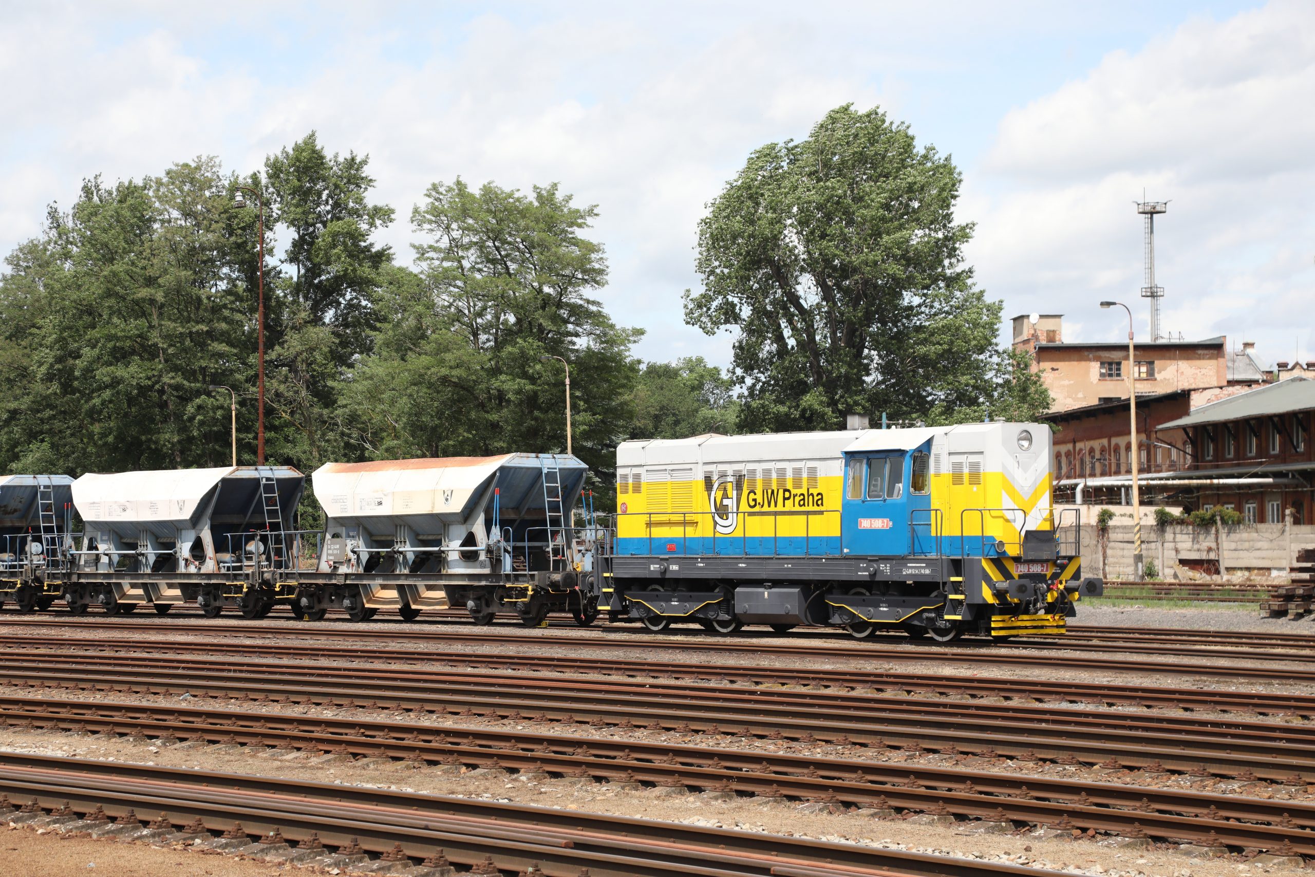 Palmer A - 54584175301_3d3d19826e_o - GJW 740-508 - Neratovice 06 June 2025 GJW Praha 740-508 with a train of ballast wagons at Neratovice 06 June 2025. This is a former CD locomotive. Photo: A. Palmer.