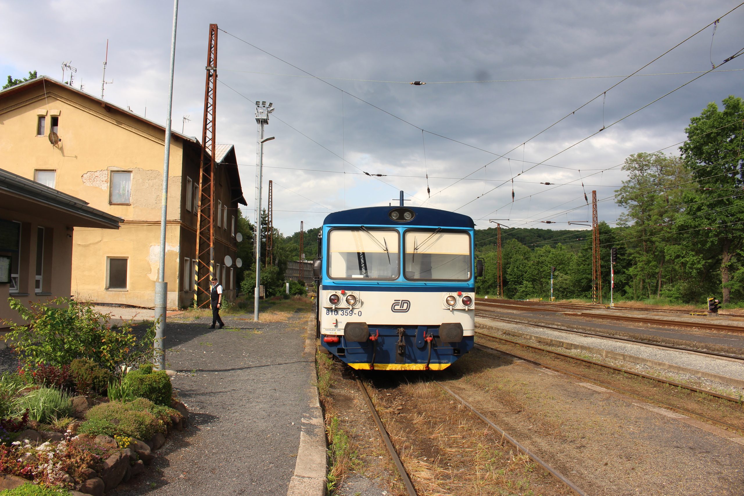 Reeve S - IMG_6629 - CD 810-359 - Úpořiny 05 June 2025 CD 810-359 having arrived at Úpořiny with train Os16617, the 16:34 from Teplice v Čechách on 05 June 2025. Photo: S Reeve.