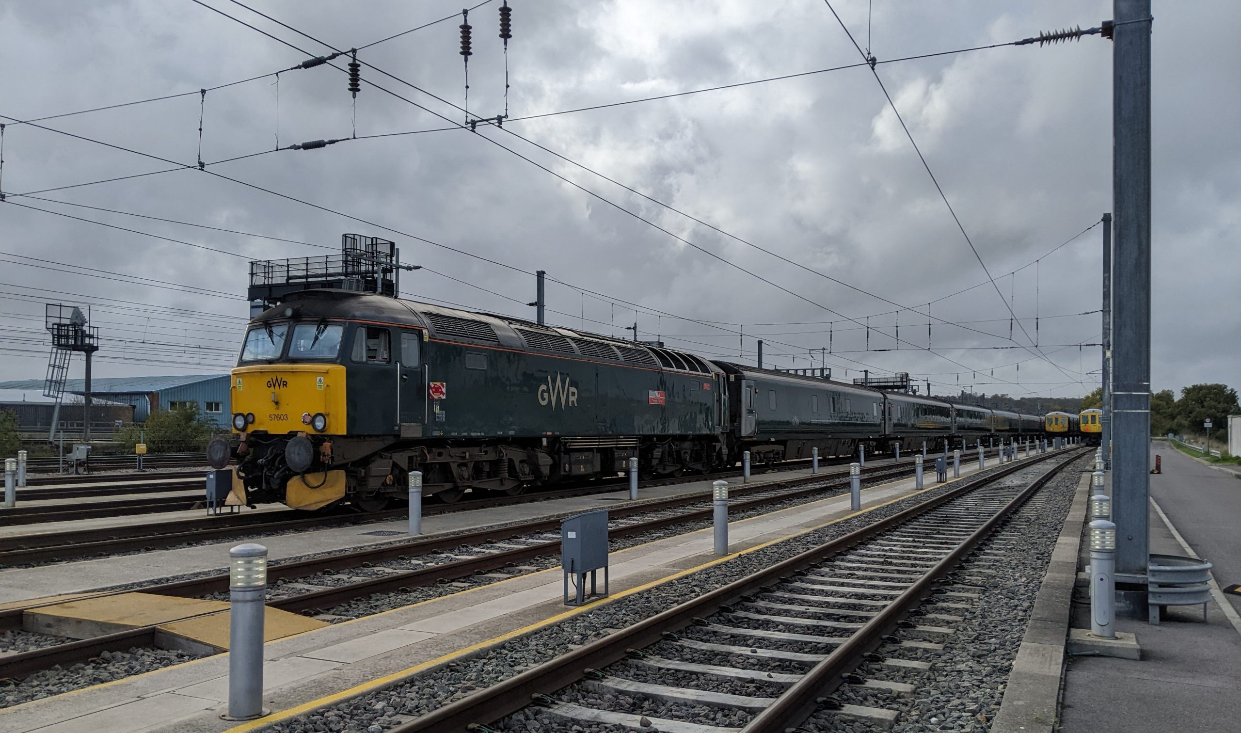 RCTS members enjoyed privileged access to Reading depot on 21st October 2022.  The London-Cornwall sleeper trains are serviced at Reading.  Class 769s are in storage to the right.  Image credit · Matthew Shaw